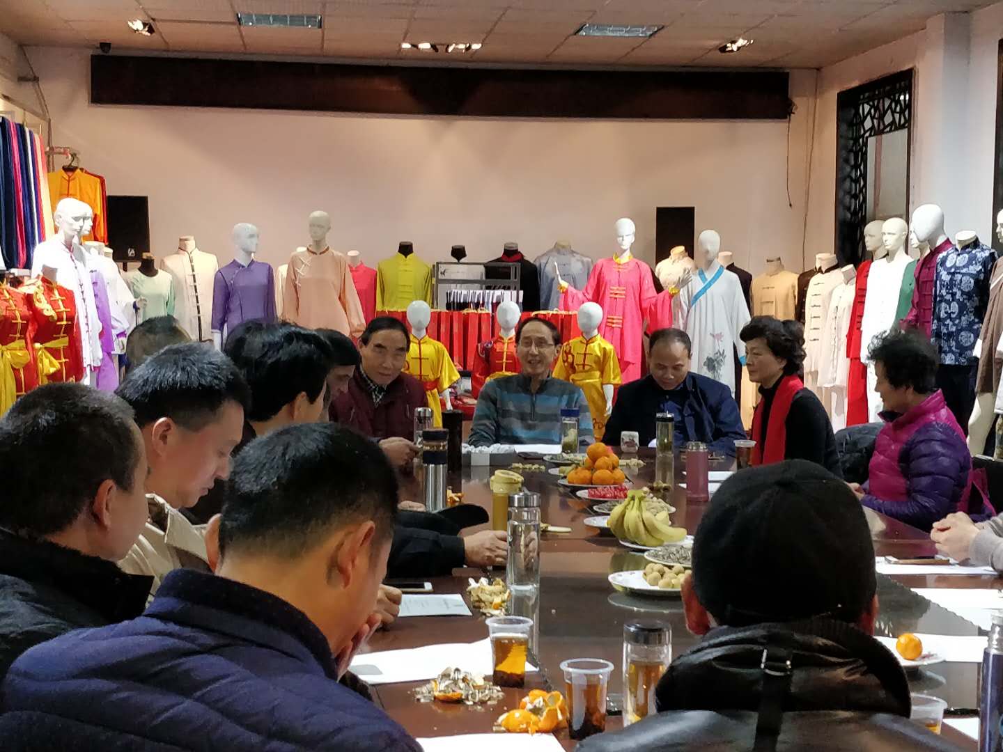 吴中区武协在保圣服饰召开常委会